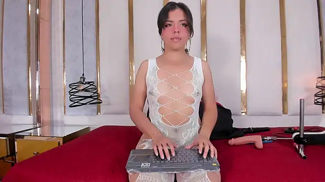 ivannabellini online show from 10, 1, 2025