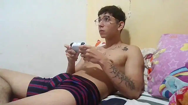 Snapshot of Dillom420 chatting on 13, 12, 2024 Dillom420 online show from 13, 12, 2024