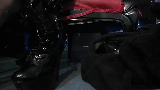 Snapshot of LusstCruella chatting on 20, 1, 2025 LusstCruella online show from 20, 1, 2025