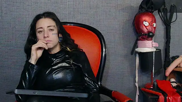 Snapshot of LusstCruella chatting on 4, 3, 2025 LusstCruella online show from 4, 3, 2025