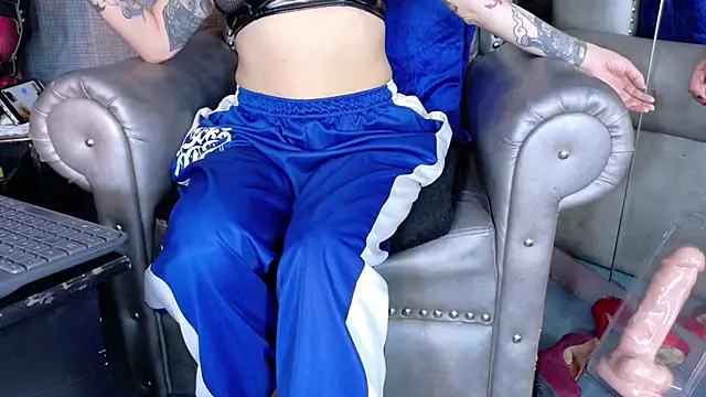 Snapshot of LusstCruella chatting on 22, 10, 2025 LusstCruella online show from 22, 10, 2025