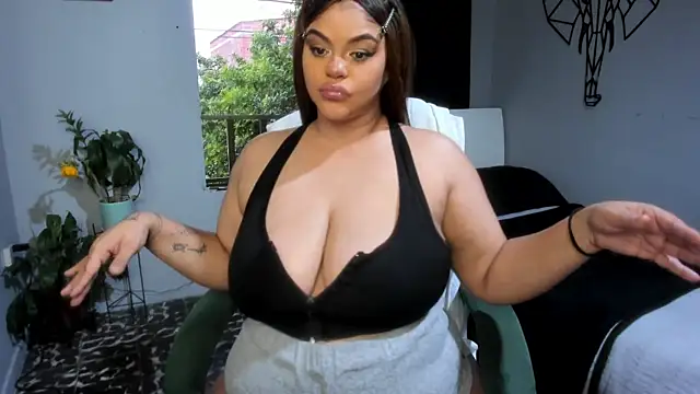 Snapshot of cattleya_campbell chatting on 1, 10, 2025 cattleya campbell online show from 1, 10, 2025