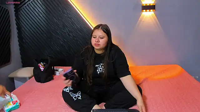 Laia and Aloby online show from 21, 4, 2026