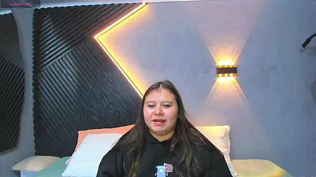 Snapshot of Laia_and_Aloby chatting on 14, 7, 2026 Laia and Aloby online show from 14, 7, 2026