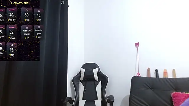 Snapshot of Kiara-Rider chatting on 28, 10, 2025 Kiara-Rider online show from 28, 10, 2025