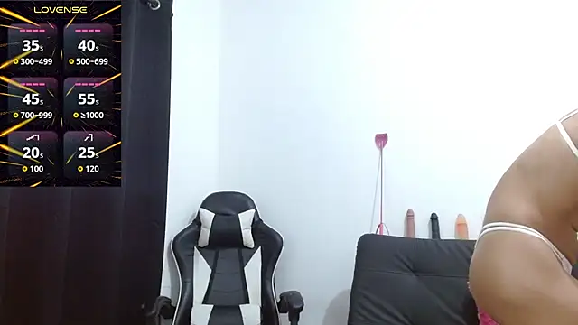 Snapshot of Kiara-Rider chatting on 14, 11, 2025 Kiara-Rider online show from 14, 11, 2025