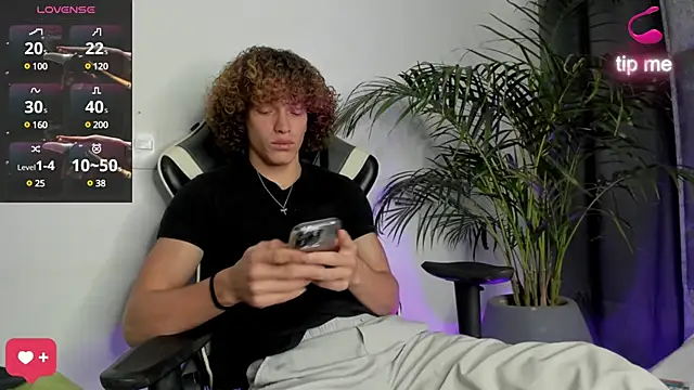 All3ssandr0 online show from 24, 1, 2025