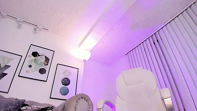 Snapshot of kendaall_jenner_ chatting on 24, 1, 2025 kendaall jenner  online show from 24, 1, 2025