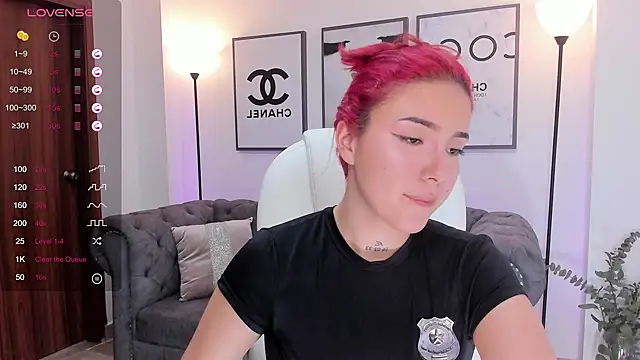 Snapshot of kendaall_jenner_ chatting on 1, 3, 2025 kendaall jenner  online show from 1, 3, 2025