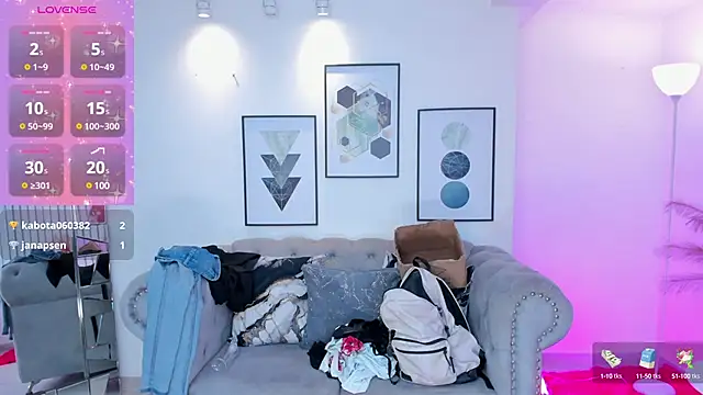 Snapshot of kendaall_jenner_ chatting on 17, 3, 2025 kendaall jenner  online show from 17, 3, 2025