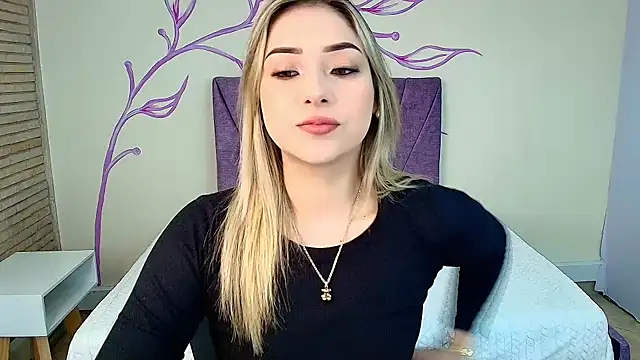DahliaMoore online show from 10, 2, 2025