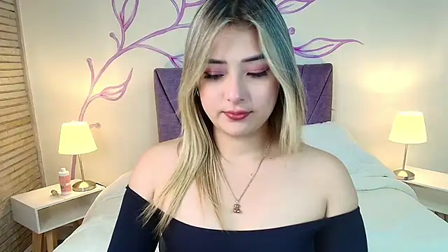 DahliaMoore online show from 7, 3, 2025