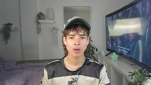 santy-kitty online show from 3, 12, 2025