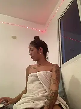 Snapshot of Marielasanchez chatting on 27, 2, 2025 Marielasanchez online show from 27, 2, 2025