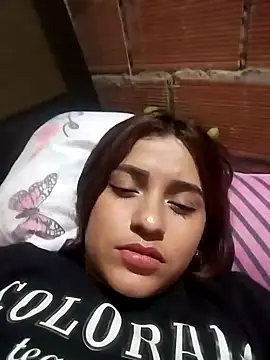 perlita05 online show from 13, 2, 2025