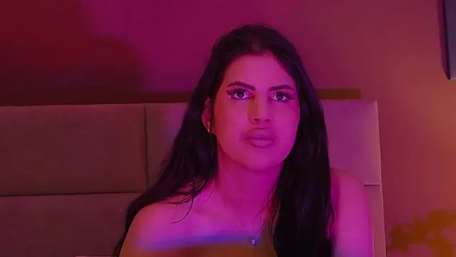 Snapshot of GiuliaHarvey chatting on 2, 2, 2025 GiuliaHarvey online show from 2, 2, 2025