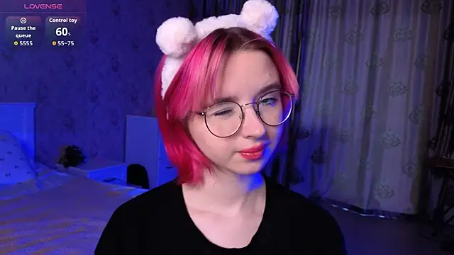 Nora Failure online show from 21, 9, 2025