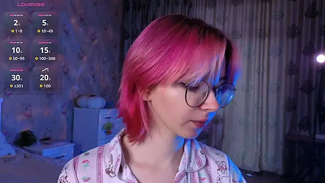 Nora Failure online show from 6, 10, 2025