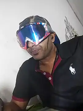 Snapshot of Daretodeviate chatting on 18, 10, 2025 Daretodeviate online show from 18, 10, 2025