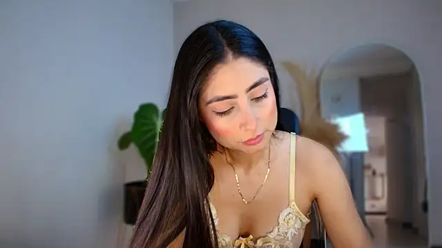 auroracaruso11 online show from 3, 12, 2025