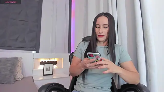 SaraGomez1 online show from 28, 2, 2025