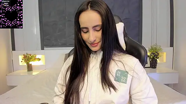 Snapshot of SaraGomez1 chatting on 21, 12, 2025 SaraGomez1 online show from 21, 12, 2025