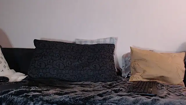 Snapshot of Manfred-Bi chatting on 20, 12, 2024 Manfred-Bi online show from 20, 12, 2024