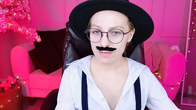 Snapshot of AphexQueen chatting on 14, 12, 2024 AphexQueen online show from 14, 12, 2024