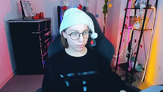 Snapshot of AphexQueen chatting on 25, 12, 2024 AphexQueen online show from 25, 12, 2024