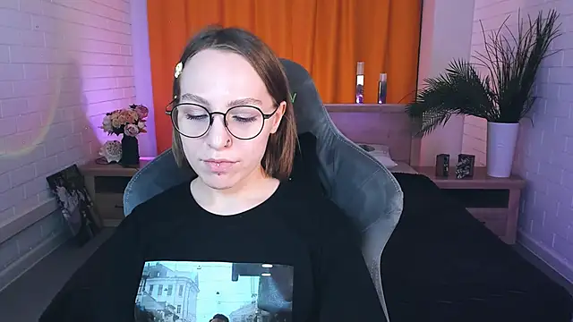 Snapshot of AphexQueen chatting on 14, 1, 2025 AphexQueen online show from 14, 1, 2025