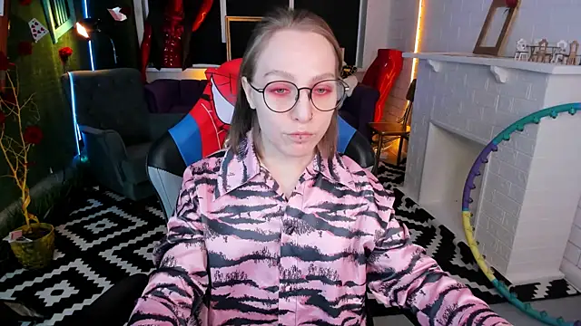 Snapshot of AphexQueen chatting on 11, 3, 2025 AphexQueen online show from 11, 3, 2025