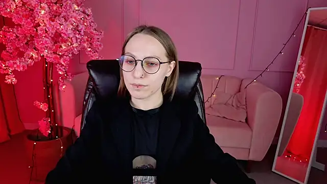 Snapshot of AphexQueen chatting on 14, 3, 2025 AphexQueen online show from 14, 3, 2025