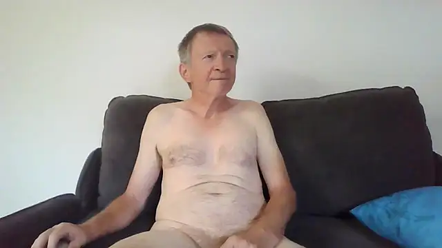 naturiste974 online show from 5, 2, 2026