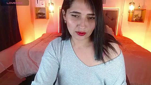 Snapshot of emily_leinner chatting on 27, 2, 2025 emily leinner online show from 27, 2, 2025