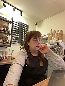 Snapshot of cinnabon_ chatting on 25, 10, 2025 cinnabon online show from 25, 10, 2025