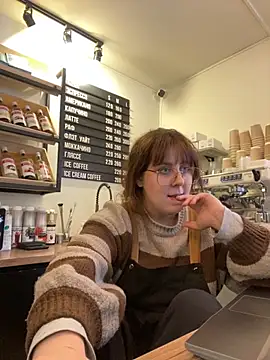 Snapshot of cinnabon_ chatting on 19, 11, 2025 cinnabon online show from 19, 11, 2025