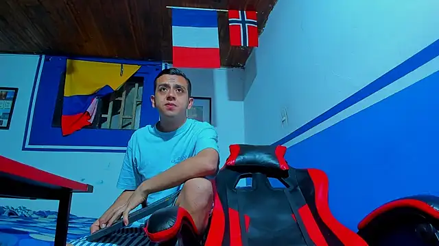 Snapshot of maxowens_oficial chatting on 24, 2, 2026 maxowens oficial online show from 24, 2, 2026