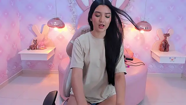 Snapshot of Saraa_Skinny chatting on 6, 12, 2024 Saraa Skinny online show from 6, 12, 2024