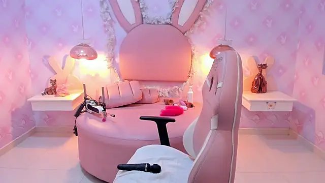 Snapshot of Saraa_Skinny chatting on 21, 12, 2024 Saraa Skinny online show from 21, 12, 2024