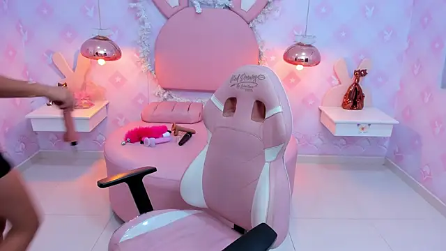 Snapshot of Saraa_Skinny chatting on 9, 1, 2025 Saraa Skinny online show from 9, 1, 2025