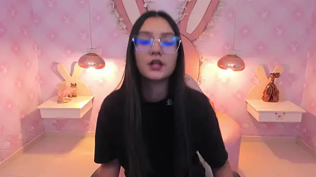 Snapshot of Saraa_Skinny chatting on 22, 1, 2025 Saraa Skinny online show from 22, 1, 2025