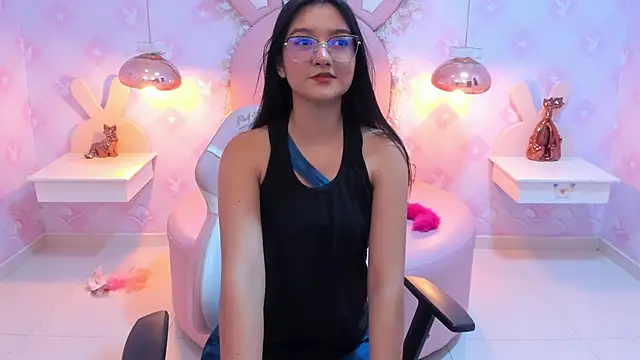 Snapshot of Saraa_Skinny chatting on 12, 2, 2025 Saraa Skinny online show from 12, 2, 2025