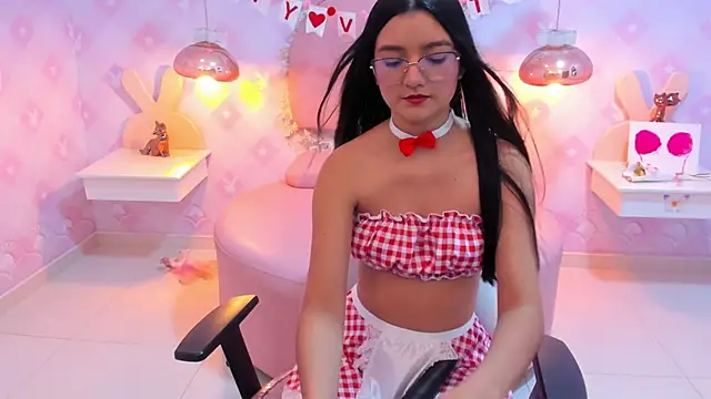 Snapshot of Saraa_Skinny chatting on 22, 2, 2025 Saraa Skinny online show from 22, 2, 2025