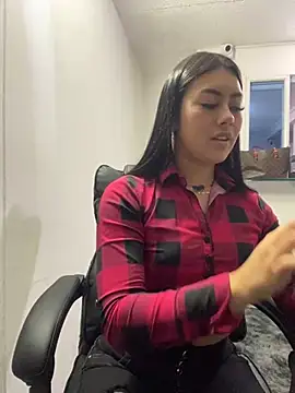 Snapshot of emily_22x chatting on 16, 12, 2024 emily 22x online show from 16, 12, 2024