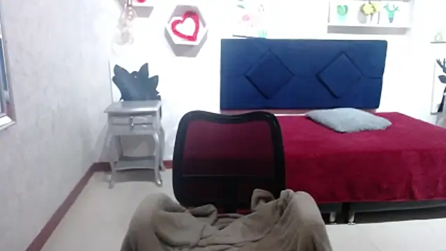 CarolineBrunx online show from 10, 11, 2025