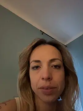 Annelibre online show from 1, 2, 2025