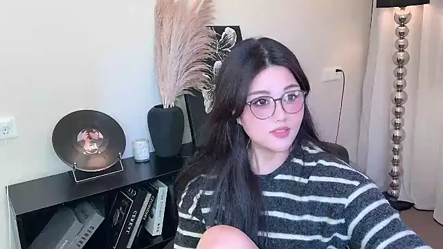 Strawberrybabyy1 online show from 1, 3, 2025