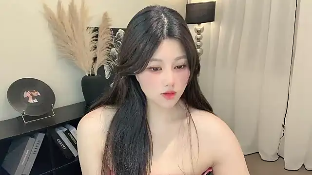 Strawberrybabyy1 online show from 20, 3, 2025