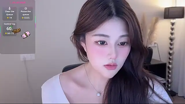 Strawberrybabyy1 online show from 29, 10, 2025