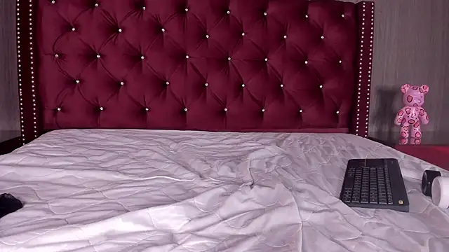 MilaHal  online show from 23, 12, 2024